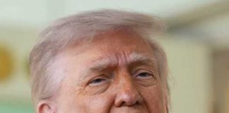 ট্রাম্পকে অপসারণে কমিশন গঠনের দাবি