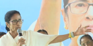 বাংলা অনুপ্রবেশের ফ্যাক্টারি, মোদীর মন্তব্যের পাল্টা মমতা