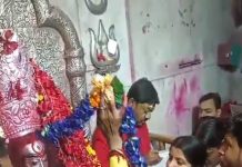 শুভ পয়লা, কালীঘাট-দক্ষিণেশ্বর-তারাপীঠে ভিড়