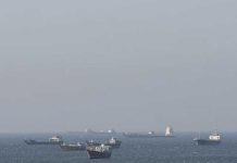 হরমুজে জাহাজ লক্ষ্য করে গুলি চালাল ইরান