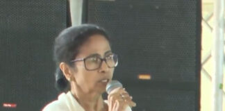 যুব সমাজকে ডবল ধোঁকা, তোপ মোদী, পাল্টা মমতা