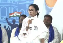 ওআরএস ভেবে কীটনাশক পান, সতর্ক করলেন মমতা