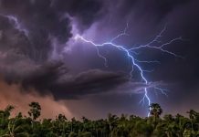দক্ষিণে কালবৈশাখী, ভোটের দিন কলকাতায় ঝড়