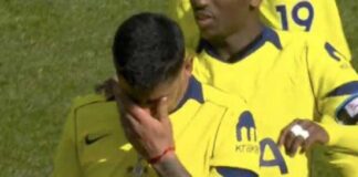 কাঁদতে কাঁদতে মাঠ ছাড়লেন রোমেরো