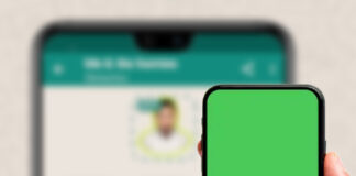 হোয়াটসঅ্যাপে নিজের ছবি দিয়েই স্টিকার