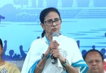 সিআরপিএফের গাড়িতে টাকা আসছে, বিস্ফোরক মমতা