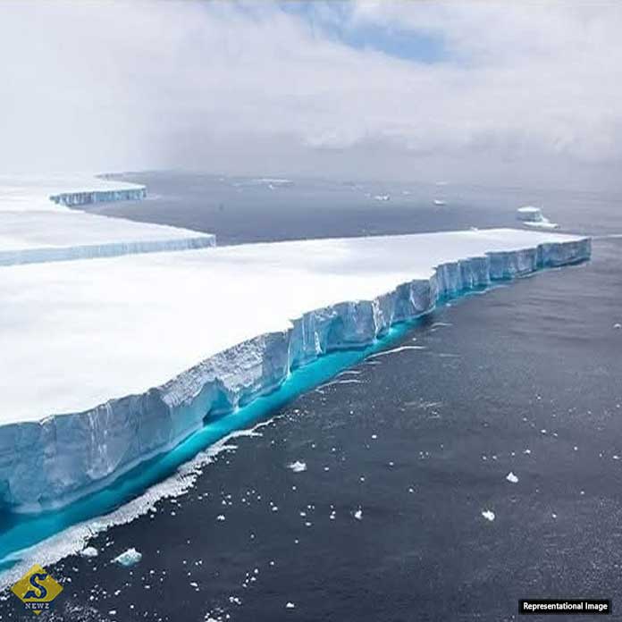 The-watery-grave-of-the-world's-largest-iceberg