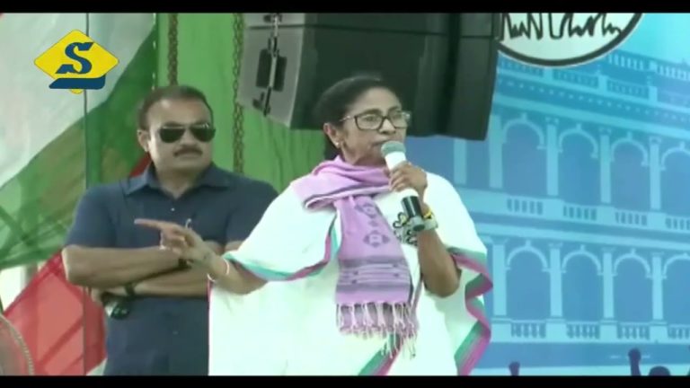 মোদীর পতন শুরু, তোপ দাগলেন মমতা