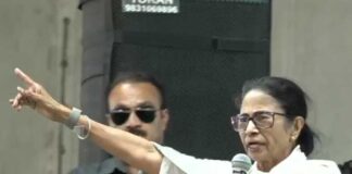 বিজেপিকে ‘বঙ্কিম’ আক্রমণ মমতার