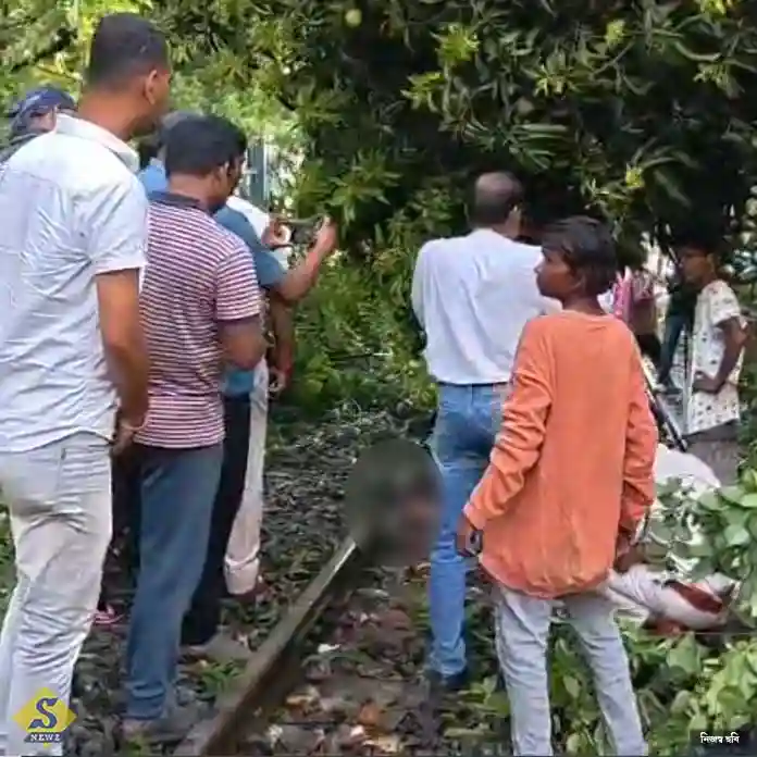 ৮৮ কিমি ঝড়ে লন্ডভন্ড কলকাতা, ভাঙল গাছ, মৃত্যুও