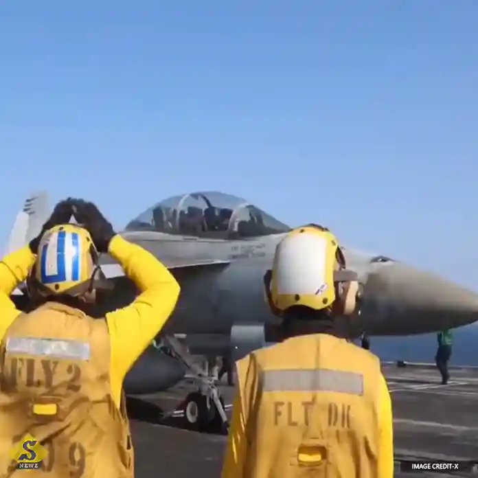 America's-FA-18-Super-Hornet-fighter-jets-block-the-Strait-of-Hormuz!