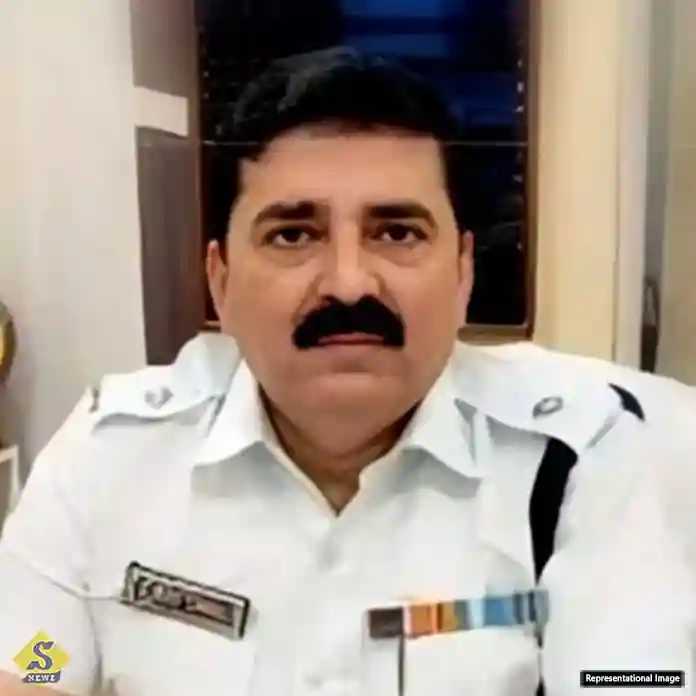ডিসি শান্তনু-র বিরুদ্ধে লুকআউট নোটিস