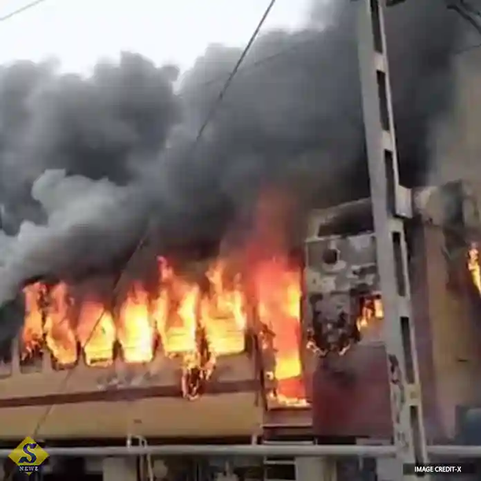 Fire-breaks-out-in-Patna-bound-fast-passenger-compartment