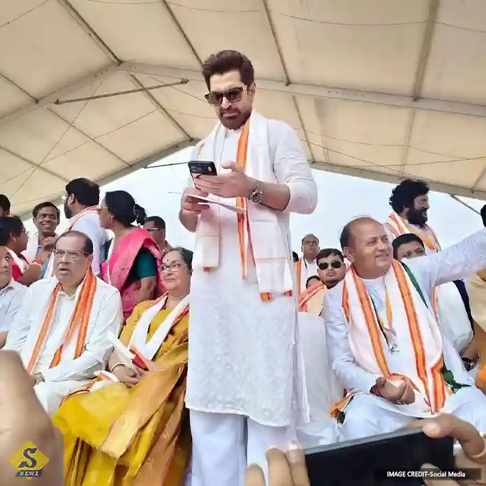 রাজনীতিতে নামছেন জিৎ?