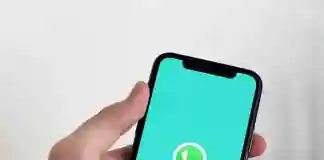হোয়াটসঅ্যাপে একটি ক্লিকই গায়েব সব তথ্য