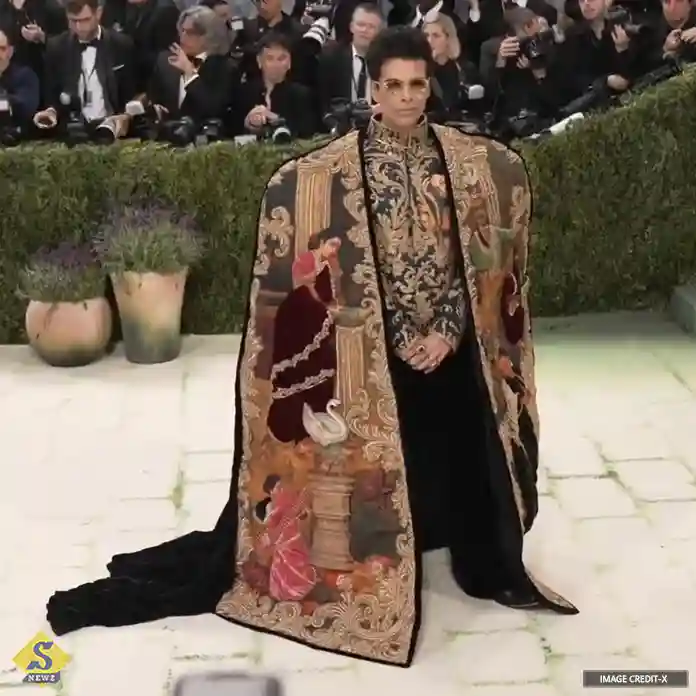 Karan-at-the-Met-Gala-for-Shah-Rukh