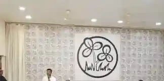 অভিষেকের ডিজের পরিবর্তে মমতার রবীন্দ্র সঙ্গীত
