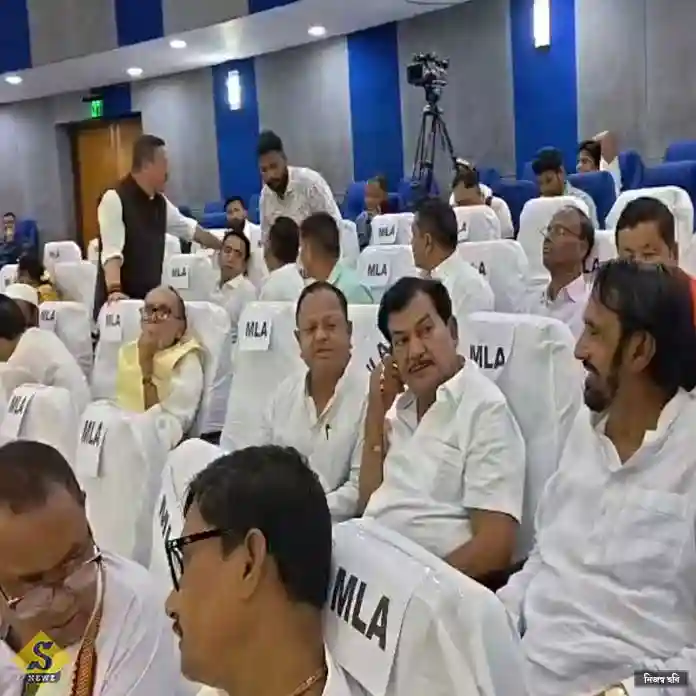 উত্তর-দক্ষিণে প্রশাসনিক বৈঠকে সাংসদ সহ ১৭ তৃণমূল বিধায়ক