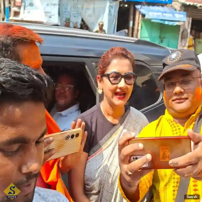 ভোটে অন্য ছবি