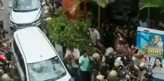 বিজয়নের বাড়িতে হানা, আগাম বলা হয়নি : ইউডিএফ