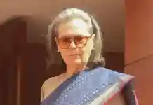 সুস্থই সনিয়া গান্ধী, ফিরলেন বাড়ি