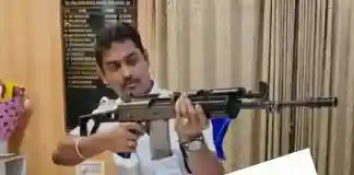 স্বয়ংক্রিয় আগ্নেয়াস্ত্র হাতে ছবি, সাসপেন্ডেড ওসি এবার নবান্নে