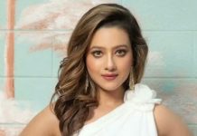 পরিচালক বিকিনি পরে দেখাতে বলেন !