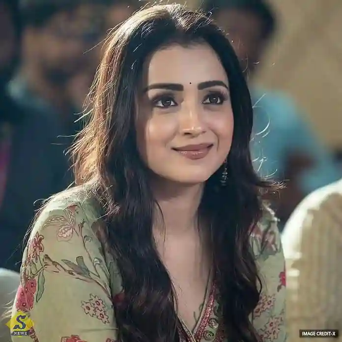 Trisha-Krishnan-wanted-to-become-Chief-Minister.