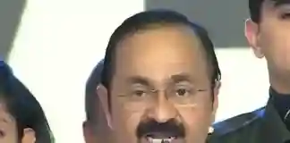 কেরলমের মুখ্যমন্ত্রী হিসেবে শপথগ্রহণ ভি ডি সতীশনের