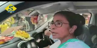 হেরেও পদত্যাগে নারাজ মমতা