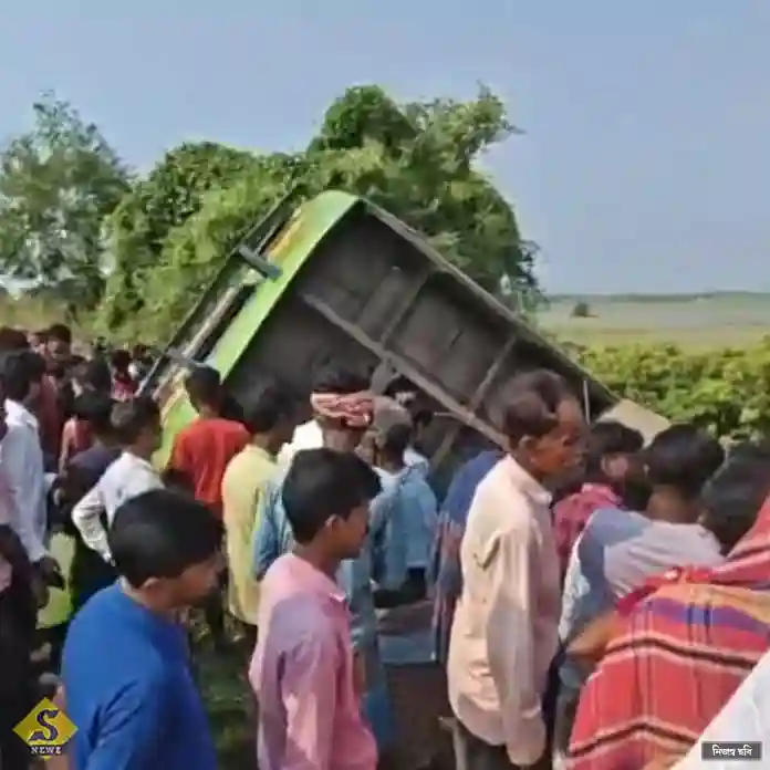 আরামবাগে নয়ানজুলিতে বাস! ২ মহিলার মৃত্যু