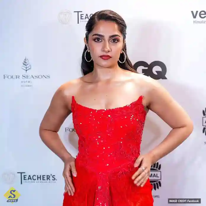 Complaint-about-distorted-picture-of-actress
