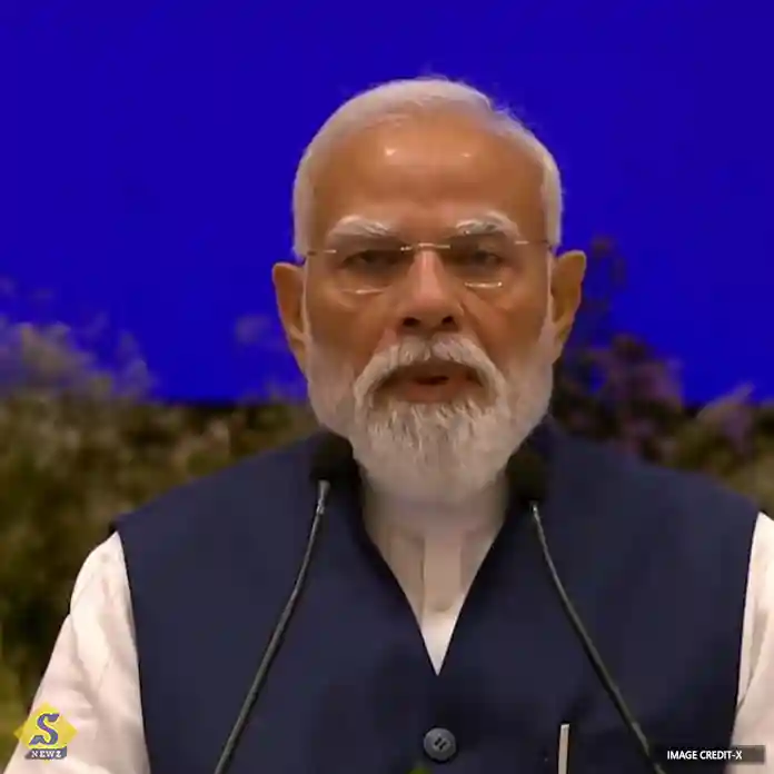 Man-is-God,-says-Modi,-taunting-Nehru