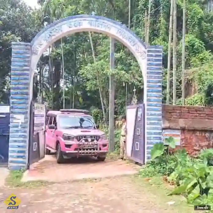হস্টেলেরই ক্লাস নাইনের ২ ছাত্রীর হাতে খুন ক্লাস ওয়ানের সঞ্জনা