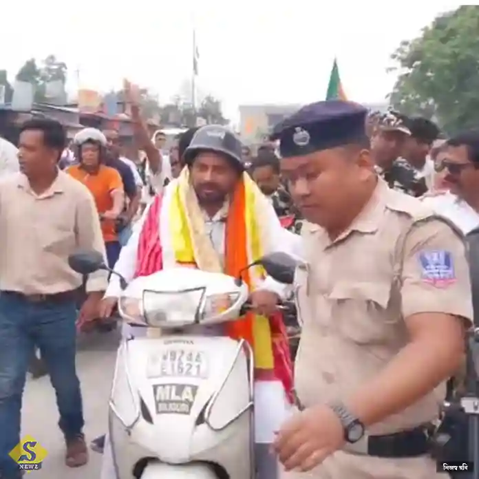 হাসপাতালে ভর্তি অশোককে ফোন মুখ্যমন্ত্রীর, দেখতে গেলেন শঙ্কর