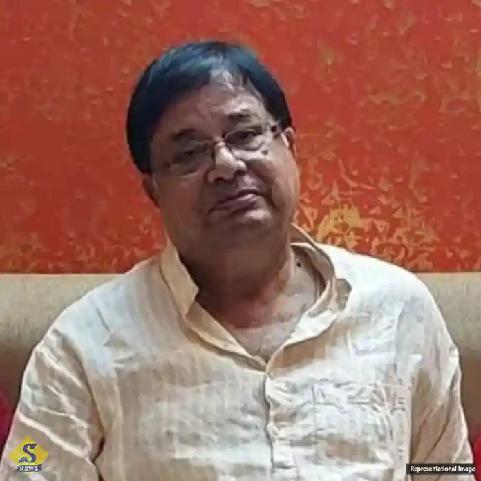 গানে বেধে রোষে, উদয়নের বিরুদ্ধে এফআইআর