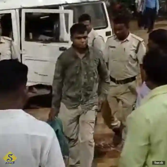 ছাত্রীর শ্লীলতাহানিতে অভিযুক্ত পুলিশ! 