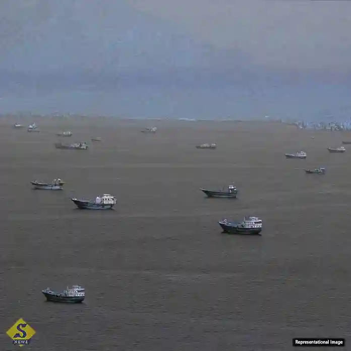 US-Iran-deal-signed_-11-India-bound-ships-pass-through-Hormuz.