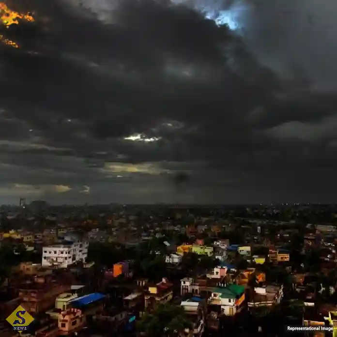 সপ্তাহান্তে দক্ষিণবঙ্গে ভারী বৃষ্টির পূর্বাভাস