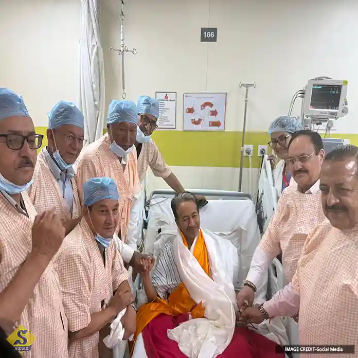 নিট কান্ড : অনশন প্রত্যাহার সোনম ওয়াংচুকের 